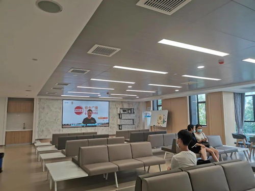 郑州普瑞眼科医院15年院庆,关爱老人眼健康公益活动