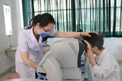 筑牢眼健康&ldquo;防护墙&rdquo;,泰州四院&ldquo;全国爱眼日&rdquo;视力防控公益活动走进校园